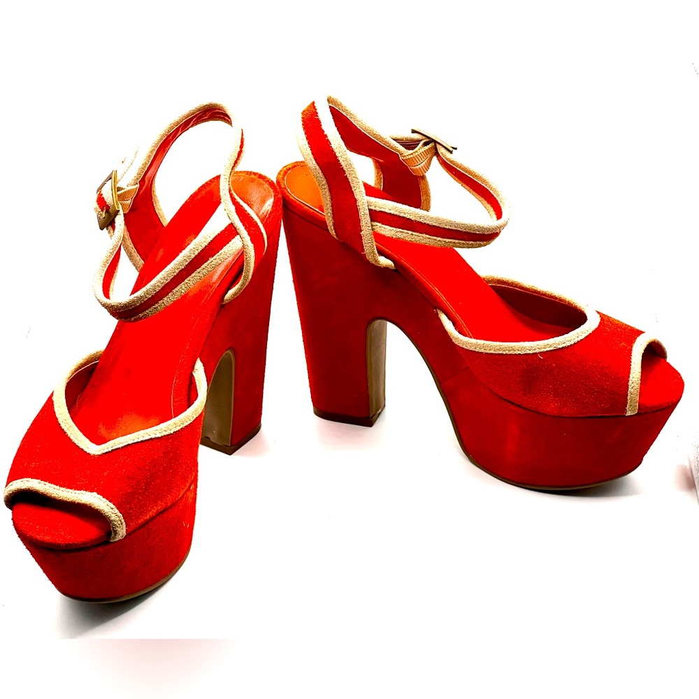 Cute rust colored platforms, never been worn before. Brand: COOPERATIVE